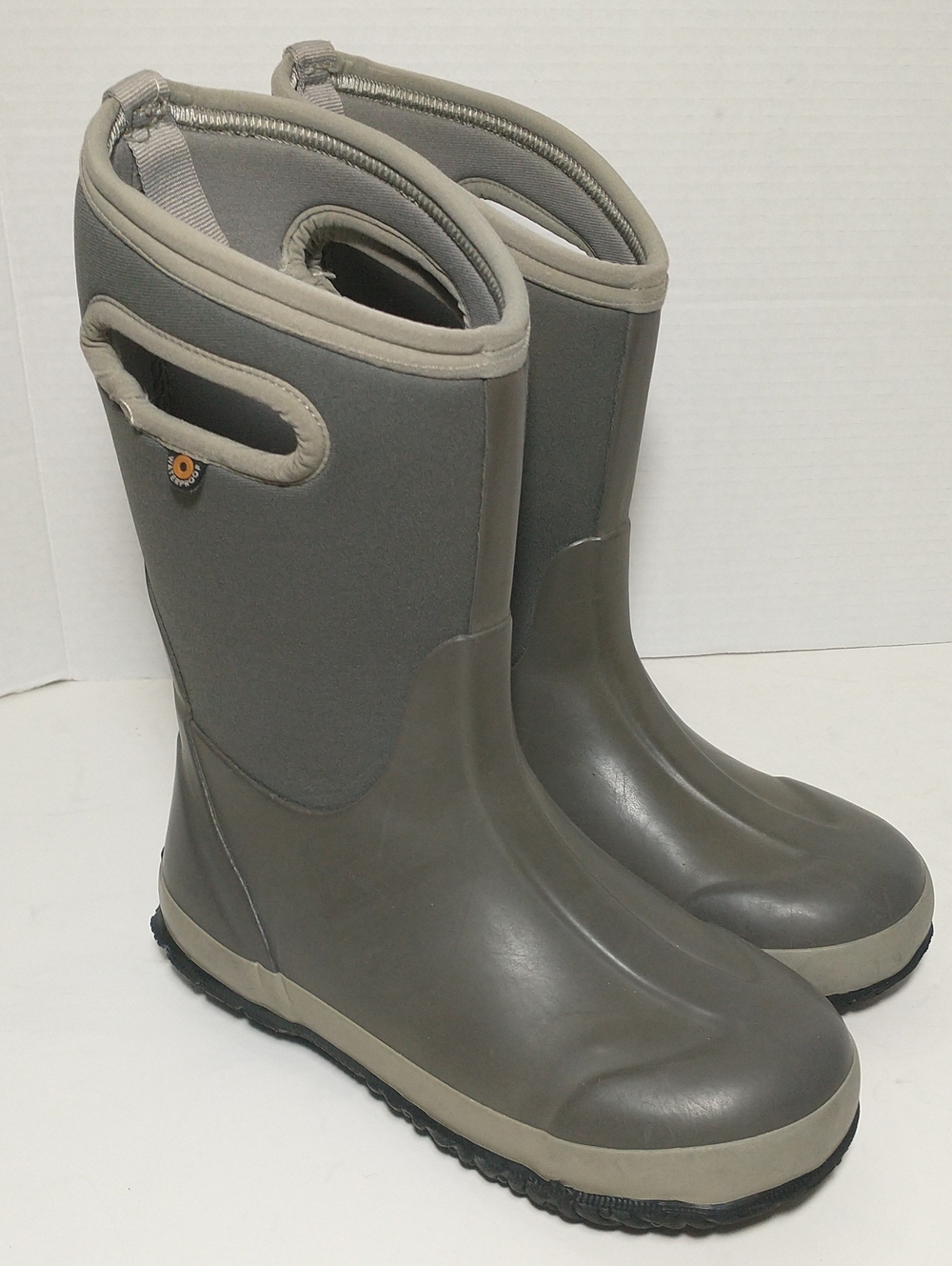Bogs Classic Gray Winter Boots, Kids Size 4, Waterproof, Rated For -30 Degrees F